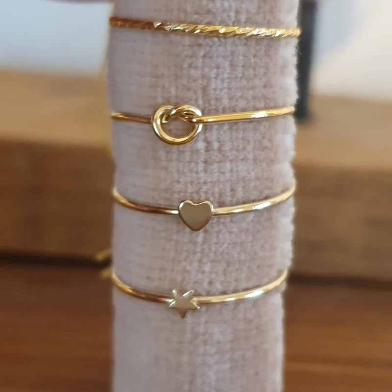 Tiny star ring // Goldfilled