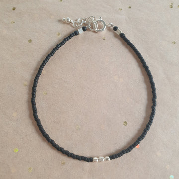 Minimalist // Black Silver