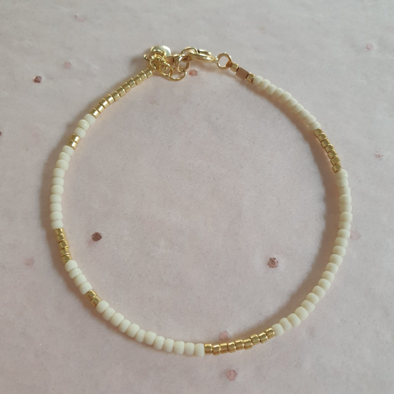 Ava bracelet // Off white Gold
