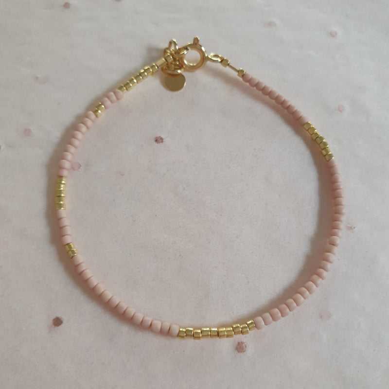 Ava bracelet // Soft pink